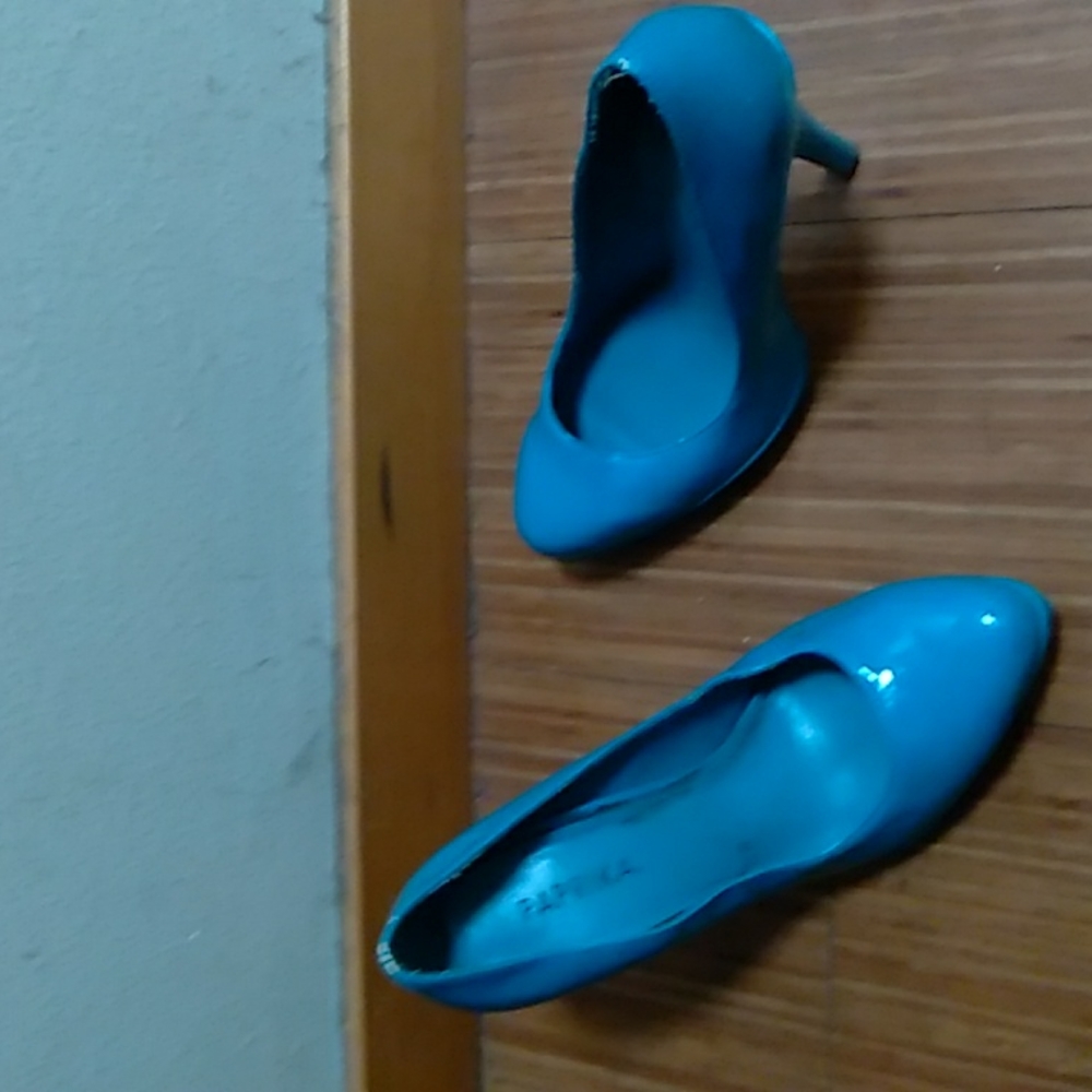 Stiletto teal pumps!